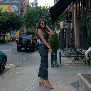 Meet your Posher, Deema
